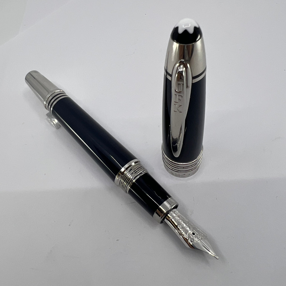 Montblanc John F. Kennedy Special Edition Fountain Pen - Medium 14kt Gold  Nib