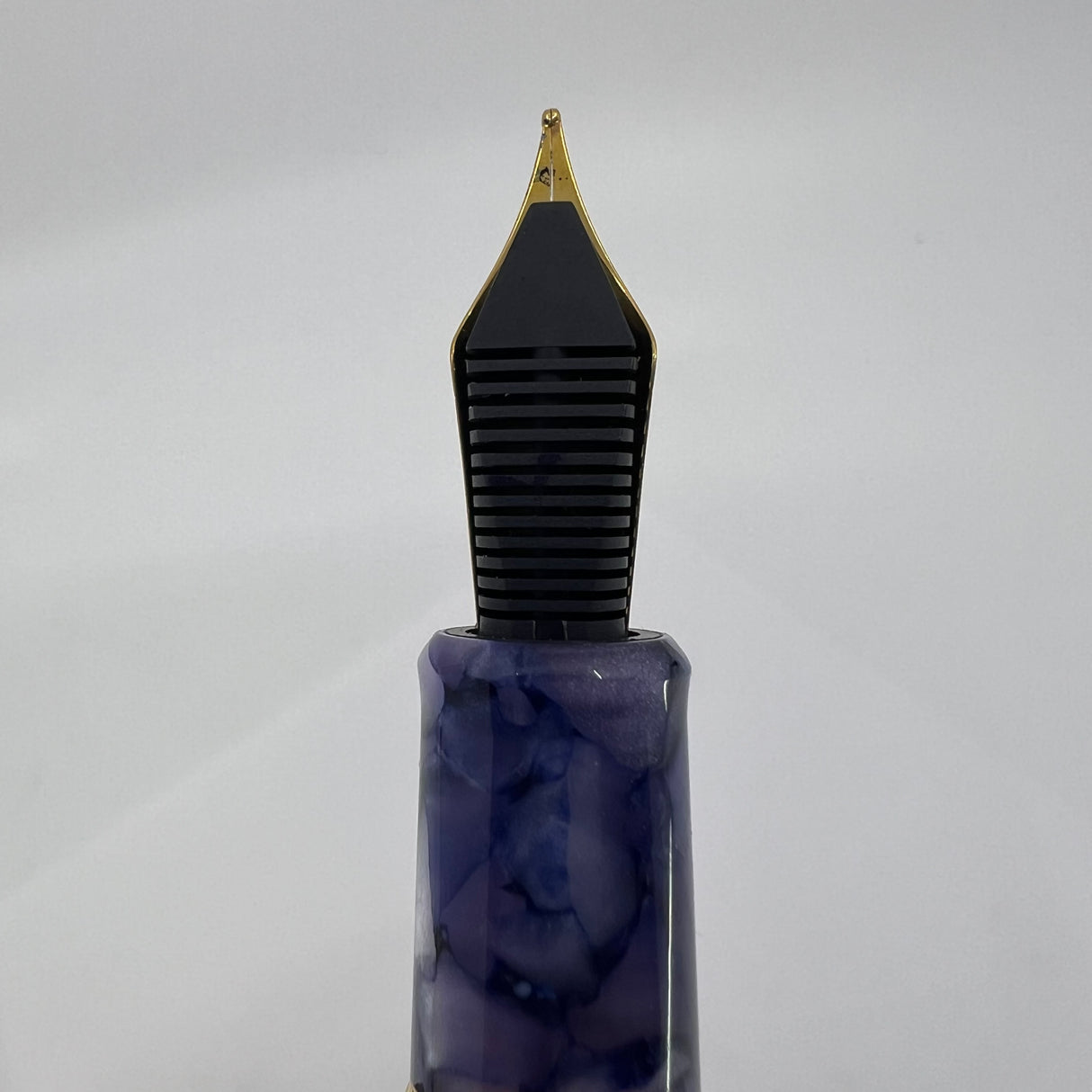 Esterbrook Estie Lilac Marble Oversized Fountain Pen -  Medium Gold-Plated Nib