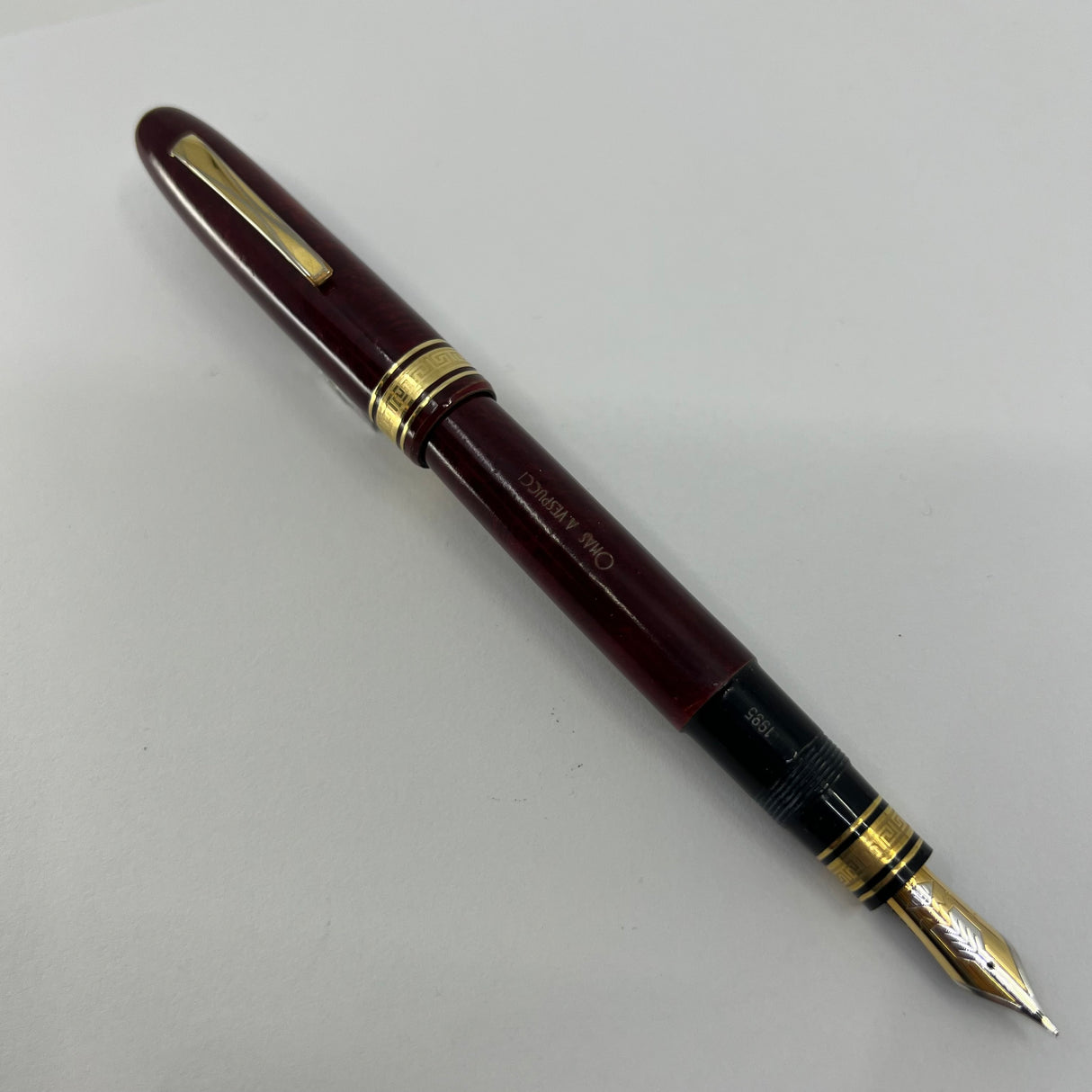 OMAS  Amerigo Vespucci Ogiva Wood Large Fountain Pen - Fine 18kt Gold Nib