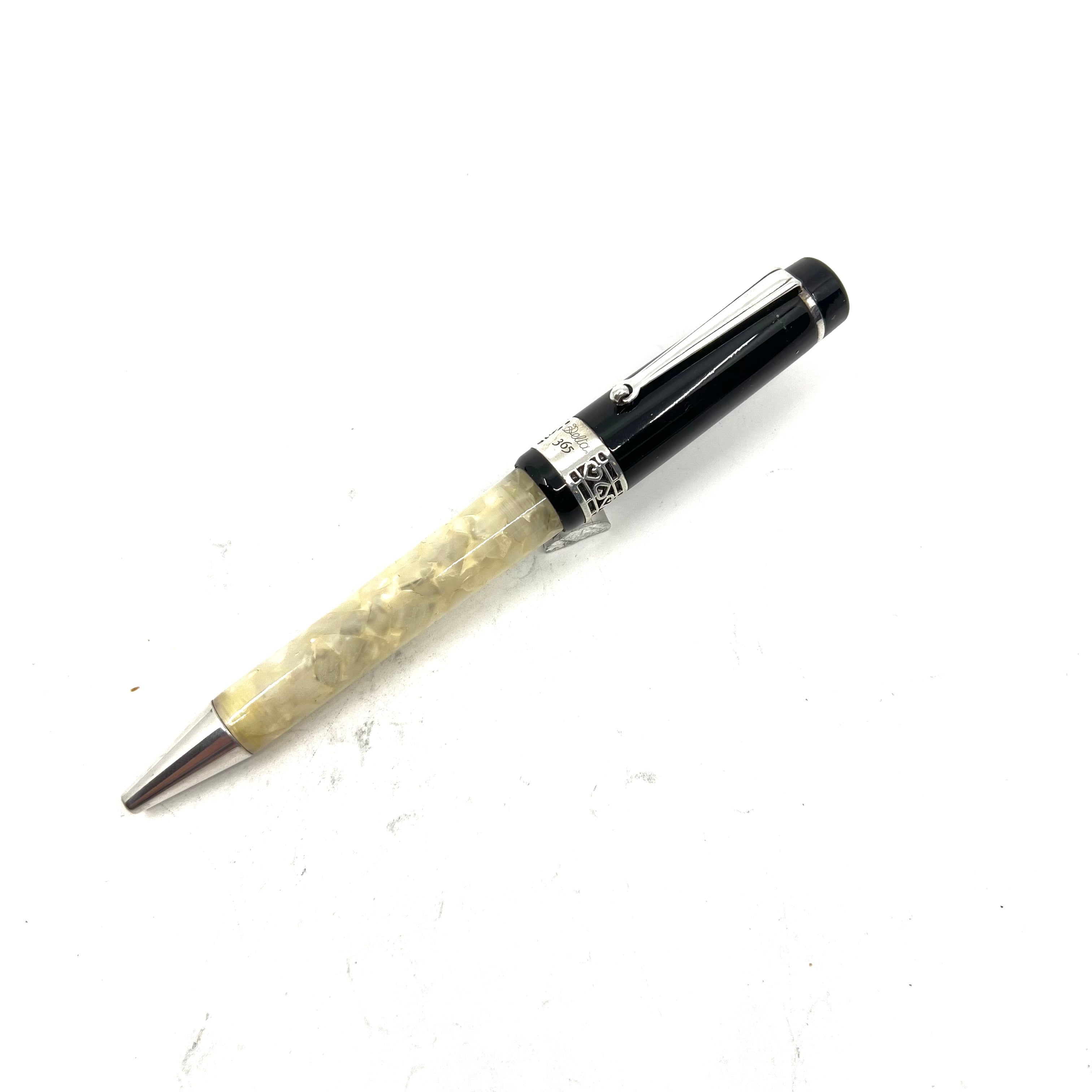 Delta　デルタ　ボールペン　365 Delta #365 Ballpoint Pen - Lustrous White Marbled Barrel/Black Cap