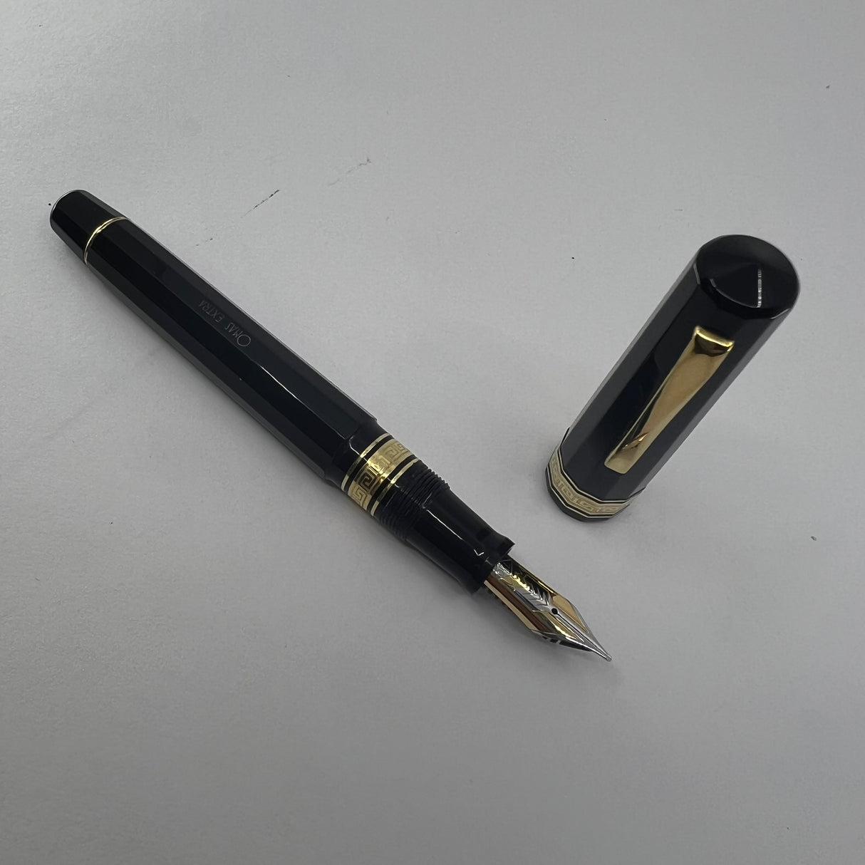 OMAS Senior Paragon Extra Black Resin Fountain Pen - Flexible Medium 18kt Gold Nib