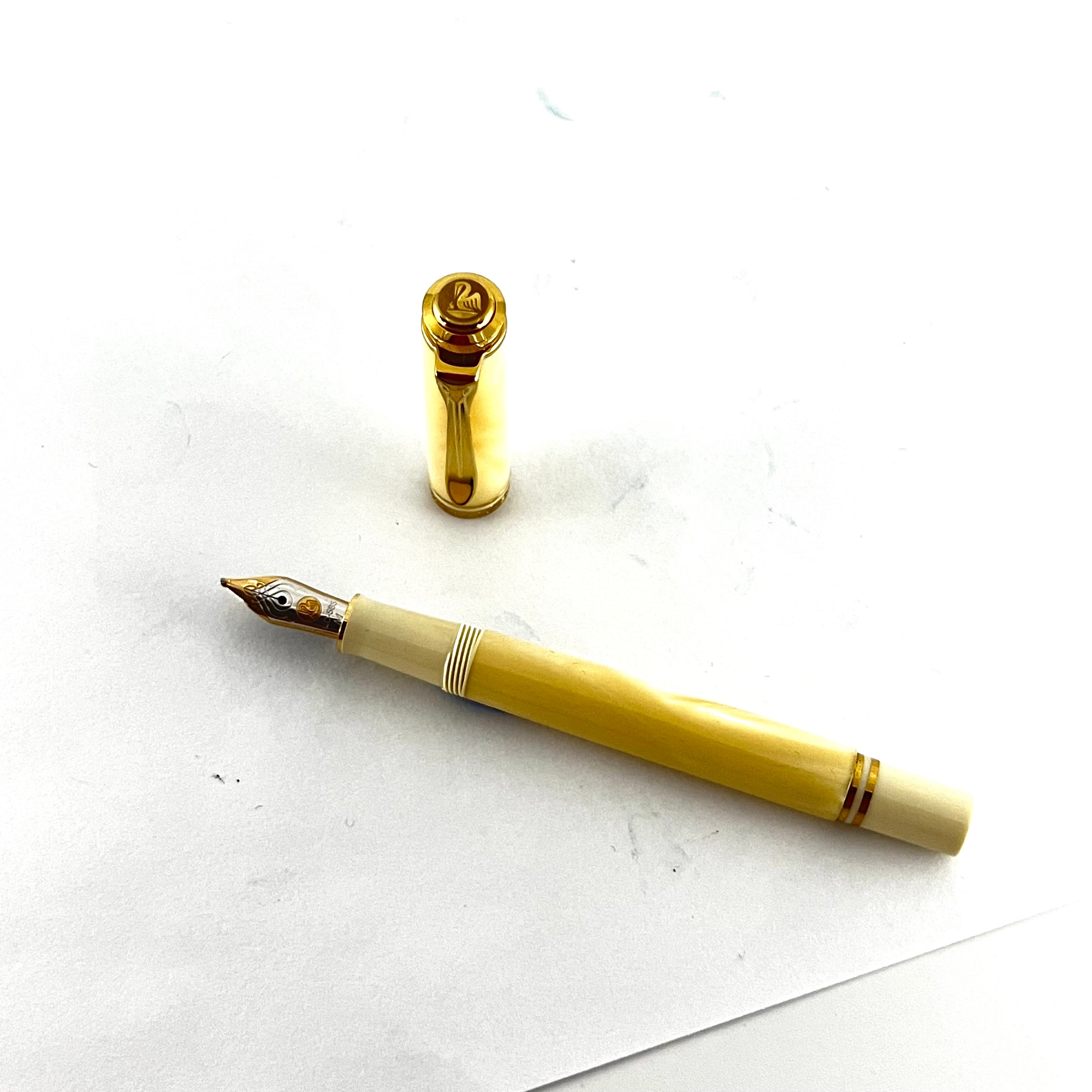 ペリカン M320 F 18金 ペリカン M320 Pearl F 18金 筆記具