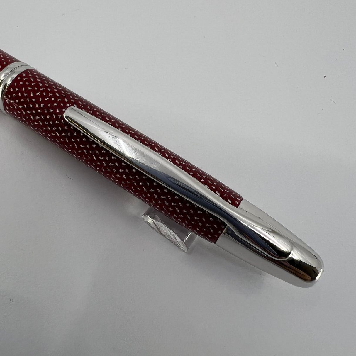 Pilot Vanishing Point Red Carbonesque Fountain Pen   - Medium 18kt Gold  Nib