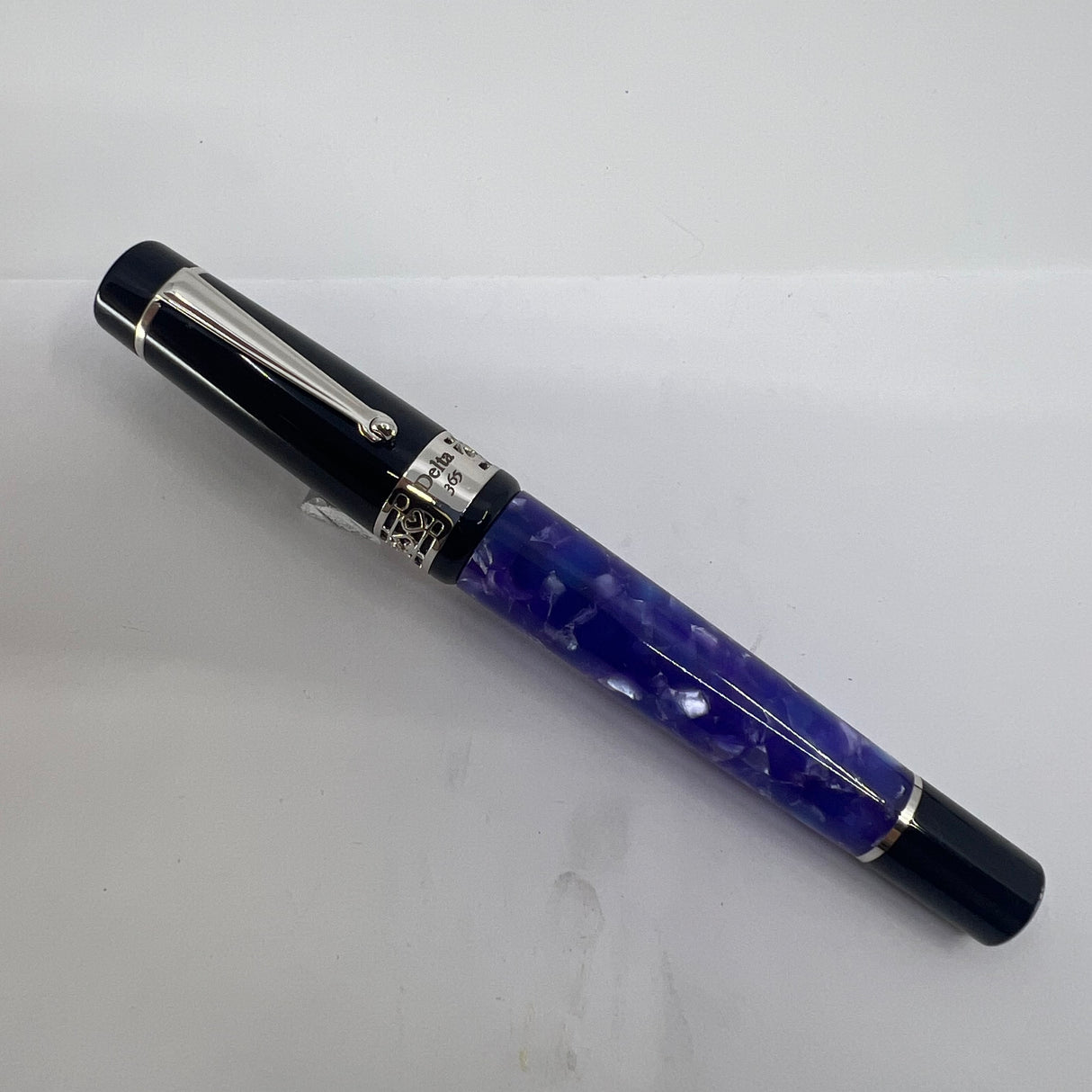 Delta #365 Lustrous Variegated Purple Marbled  Barrel/Black Cap Fountain Pen - Medium 18kt Gold Nib