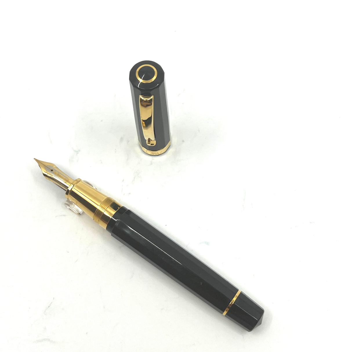 Omas Arte Italiana Oversized Black Paragon - Fountain Pen