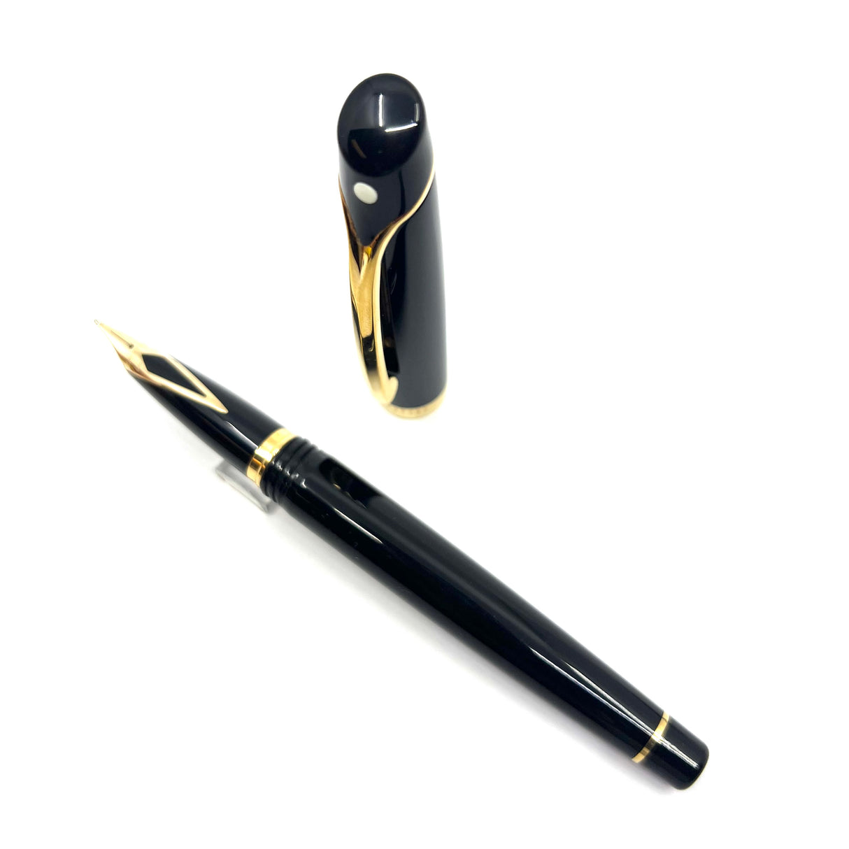 Sheaffer Valor Fountain Pen  - Broad 14kt Gold Nib