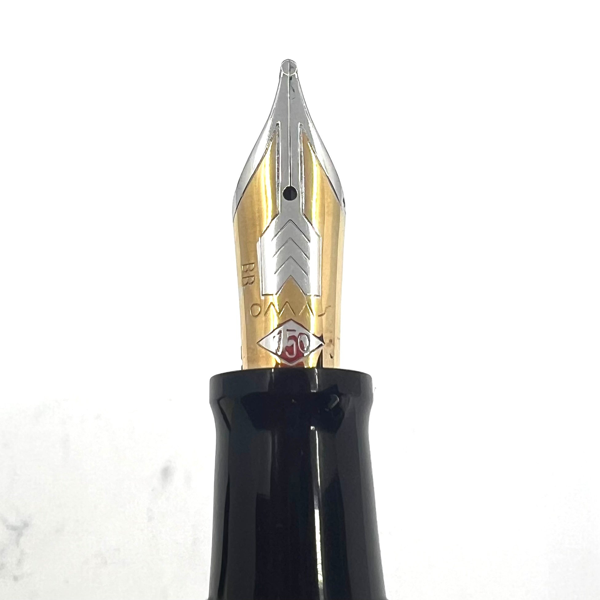 OMAS Senior Paragon Extra - Large Black Fountain Pen - Flexible