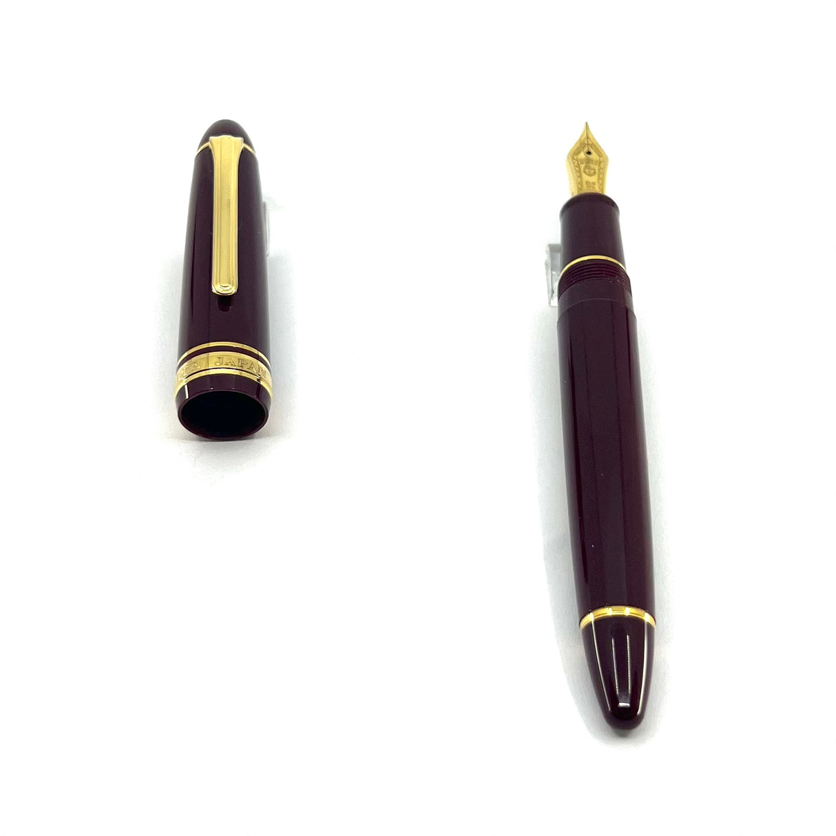 Sailor Maroon 1911 Large Fountain Pen - Medium 21kt Gold Nib
