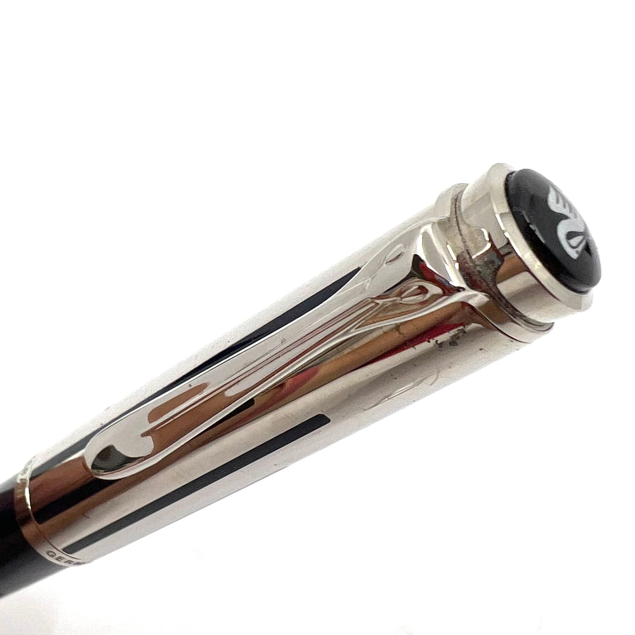 FE77BD9C-FD51-467E-BB5A-