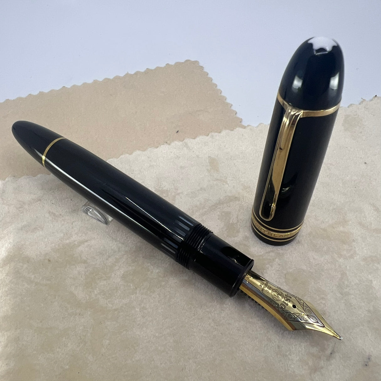 Montblanc Meisterstuck #146 LeGrand Black Fountain Pen   -  Very Flexible Fine 14kt Gold Nib