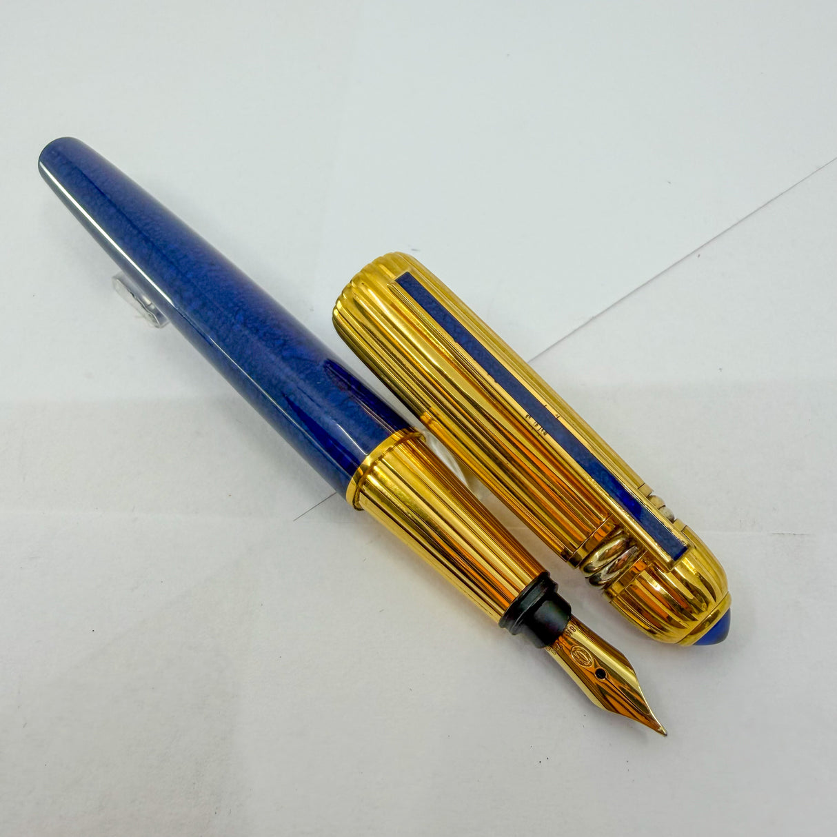 Cartier Pasha Marbled Blue Laque Barrel/Heavy Gold-Plated Fluted Cap Fountain Pen - Fine 18kt Gold Nib