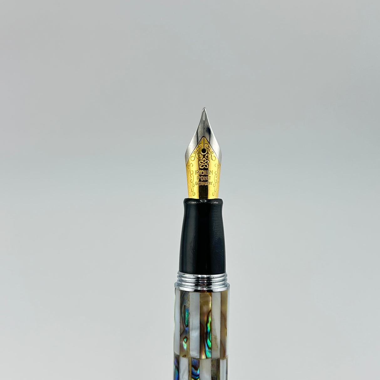 Coles Mother Of Pearl Mozaic - Very Nice Pen! - Fountain Pen
