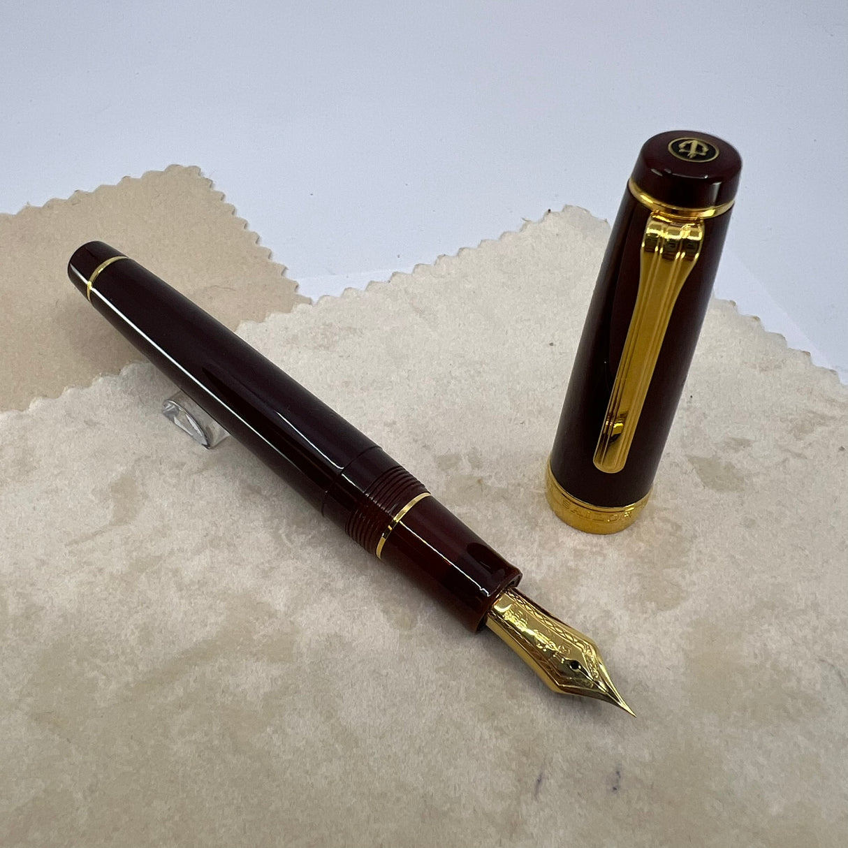 Sailor Standard Professional Gear Brown Fountain Pen   - Extra Fine 21 Kt Gold Nib