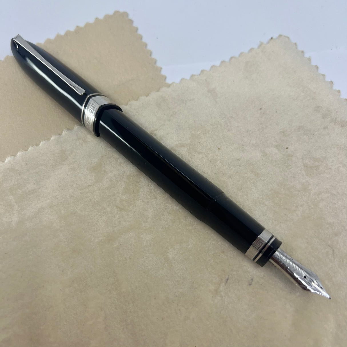 OMAS Oversized Blue/Black #360 Triangulated Fountain Pen - Medium 18kt Gold Nib