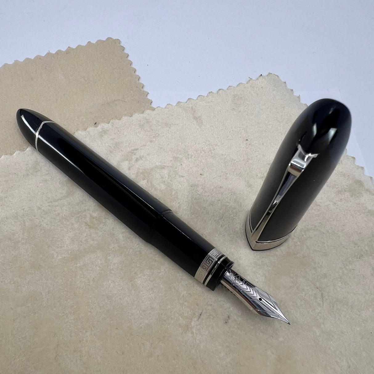 OMAS Oversized Blue/Black #360 Triangulated Fountain Pen - Medium 18kt Gold Nib