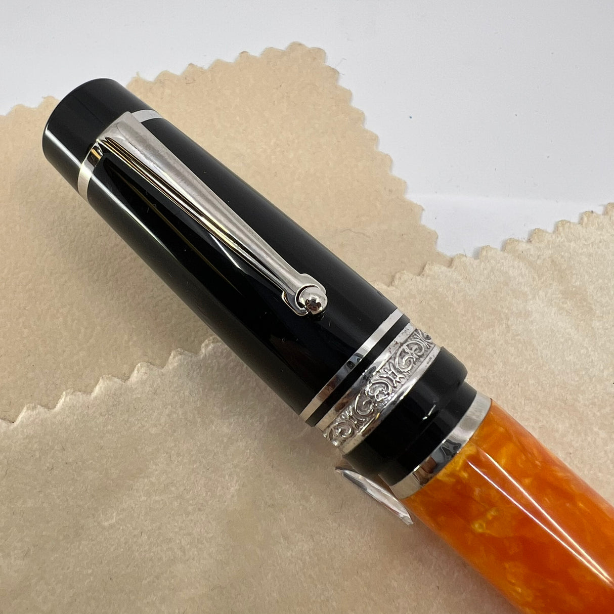 Delta Oversized DolceVita Sterling Silver Trim Fountain Pen - Fine 14kt Gold Nib