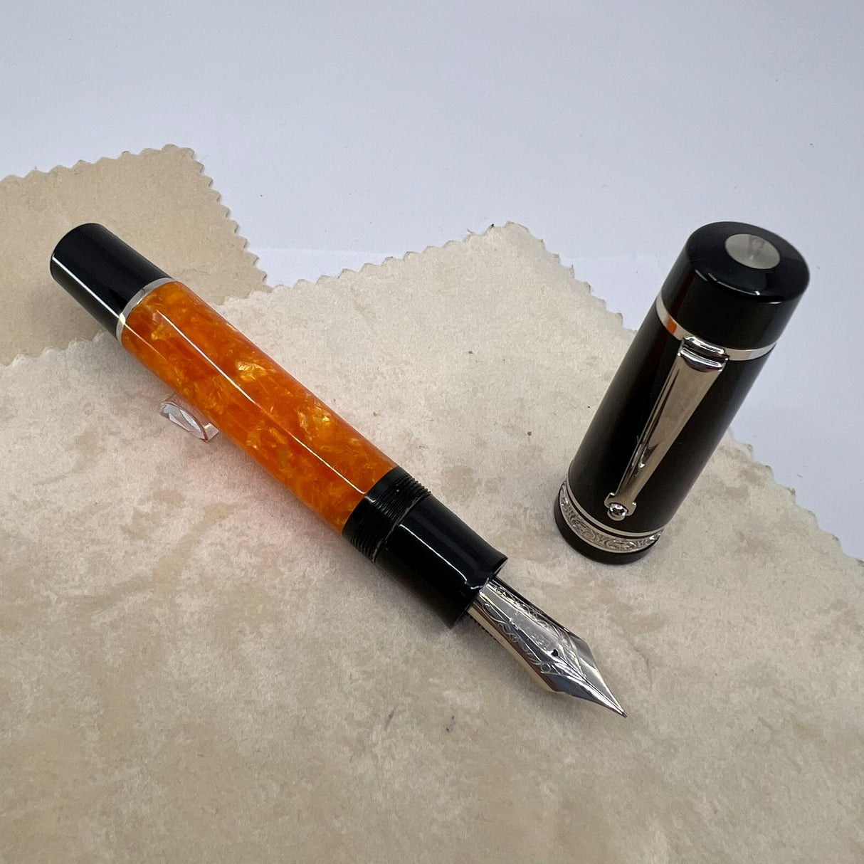 Delta Oversized DolceVita Sterling Silver Trim Fountain Pen - Fine 14kt Gold Nib