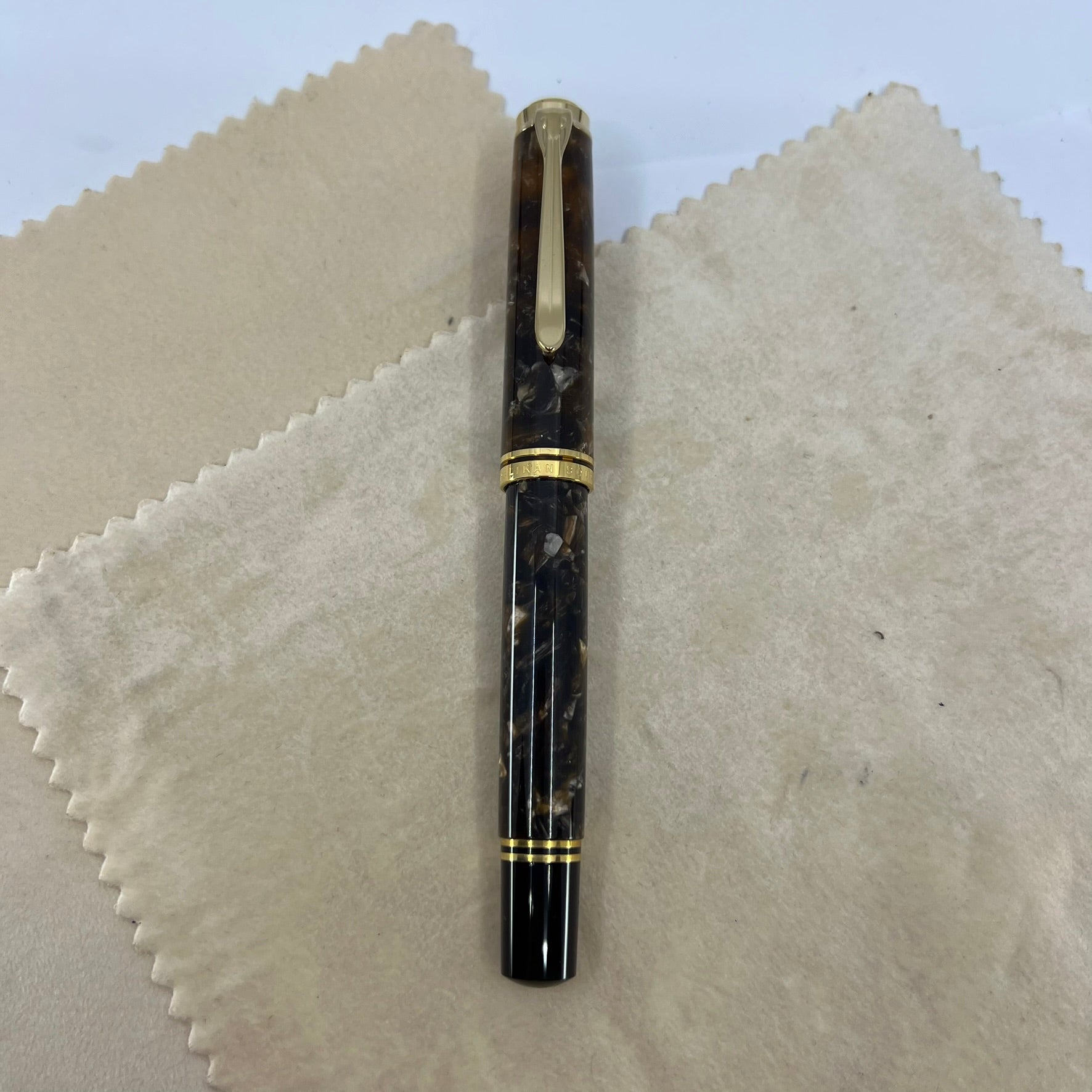 Pelikan M800 Renaissance Brown Marble Fountain Pen - Extra Fine