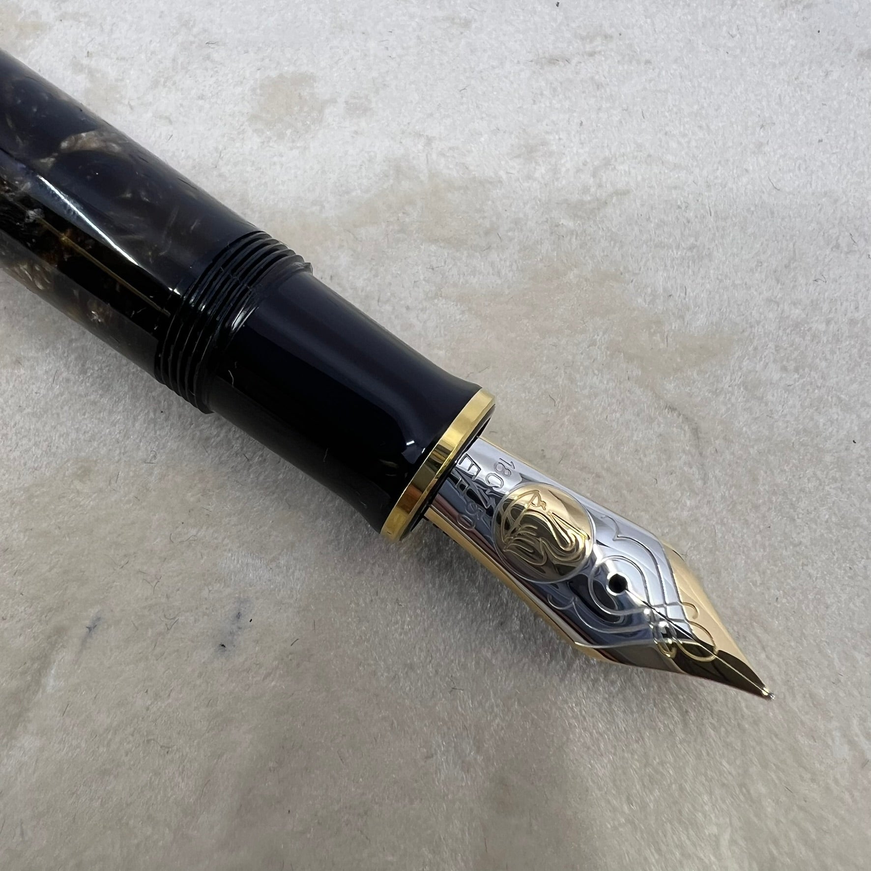 Pelikan M800 Renaissance Brown Marble Fountain Pen - Extra Fine