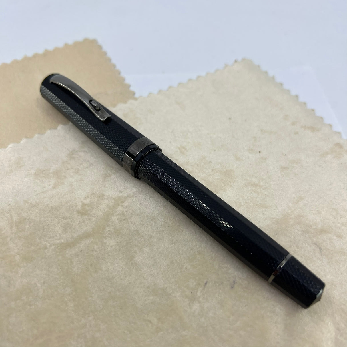 OMAS Arte Italiana "Noir" Large Paragon Guilloche Fountain Pen - "EXTRA FLESSIBLE" Extra Fine 14kt Gold Nib