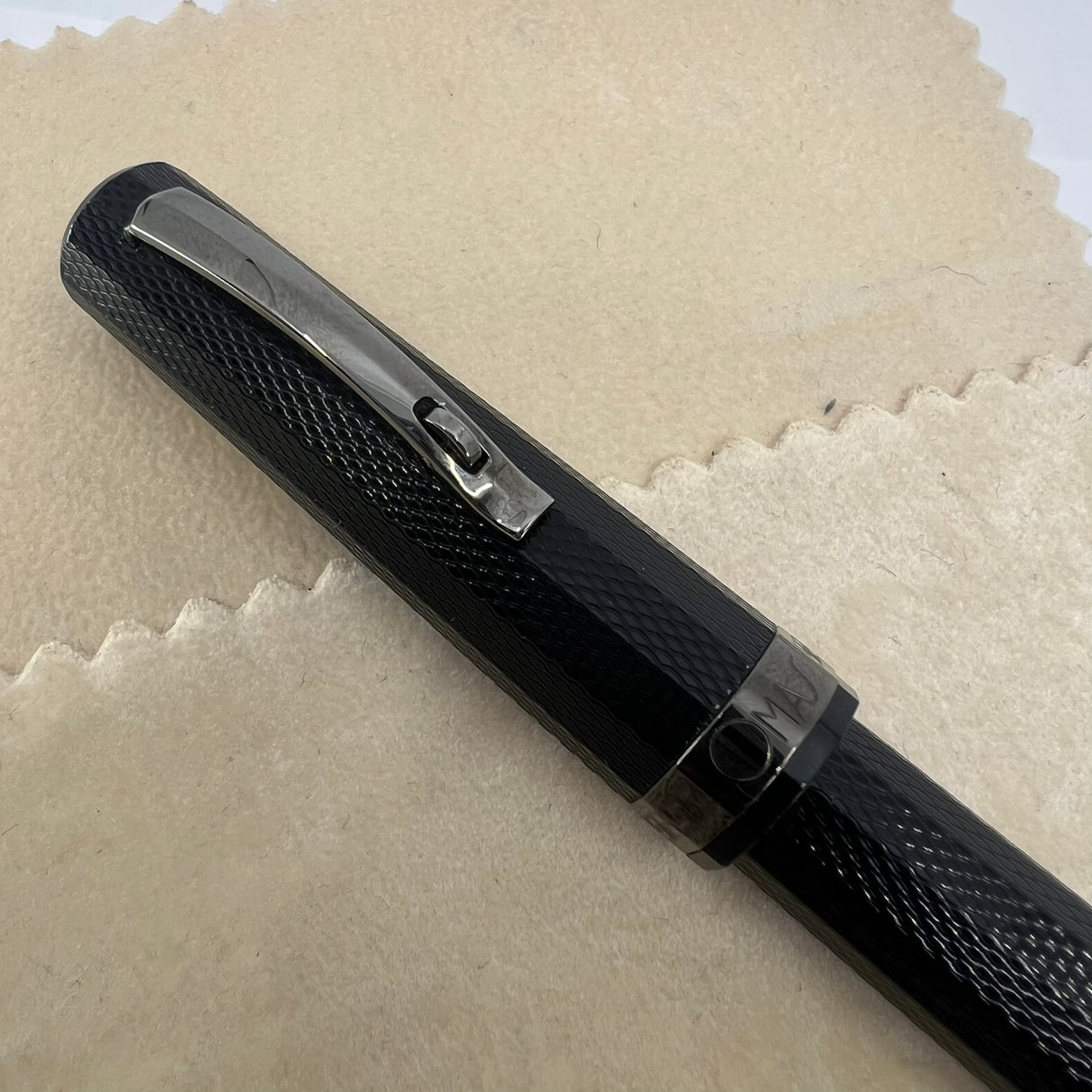 OMAS Arte Italiana "Noir" Large Paragon Guilloche Fountain Pen - "EXTRA FLESSIBLE" Extra Fine 14kt Gold Nib