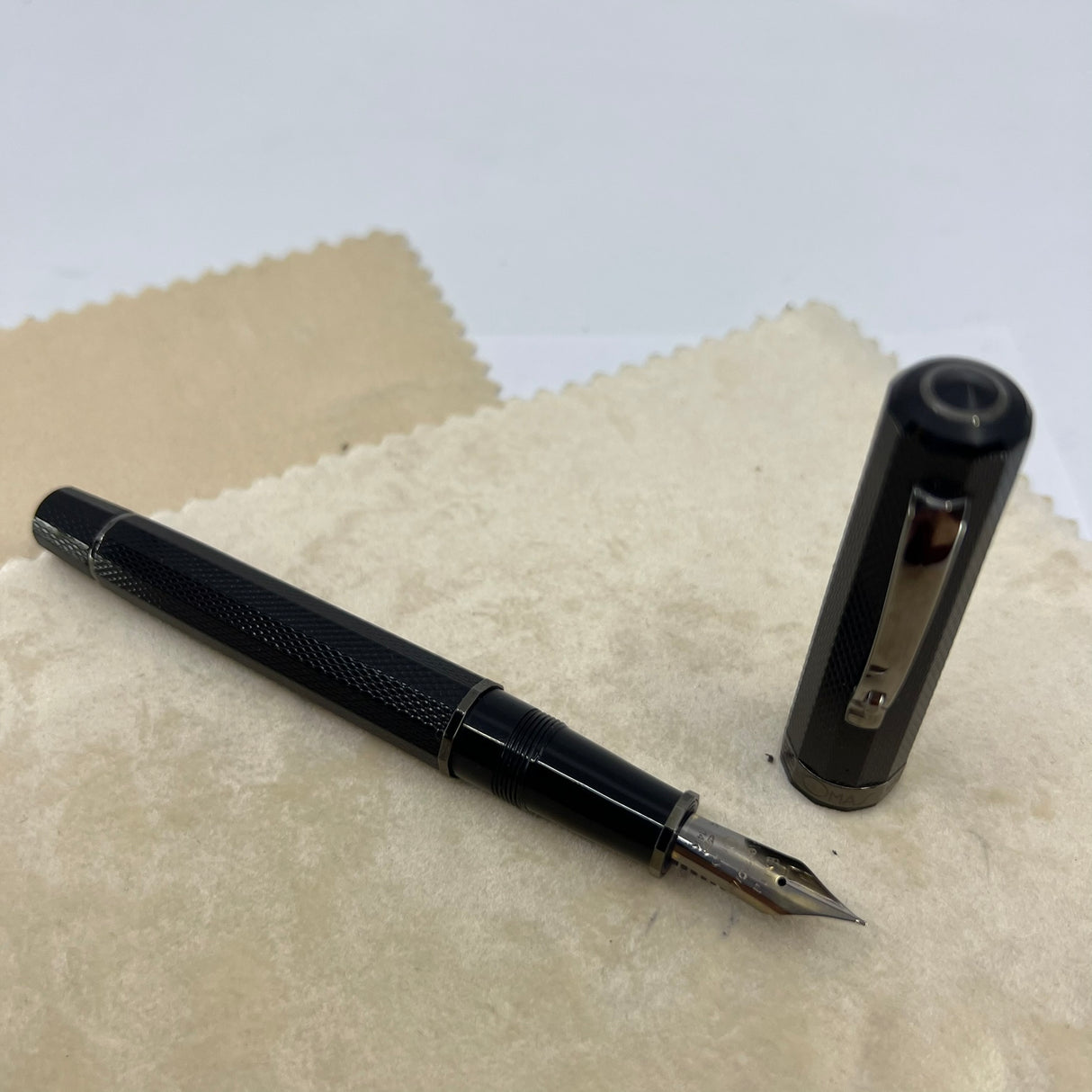 OMAS Arte Italiana "Noir" Large Paragon Guilloche Fountain Pen - "EXTRA FLESSIBLE" Extra Fine 14kt Gold Nib