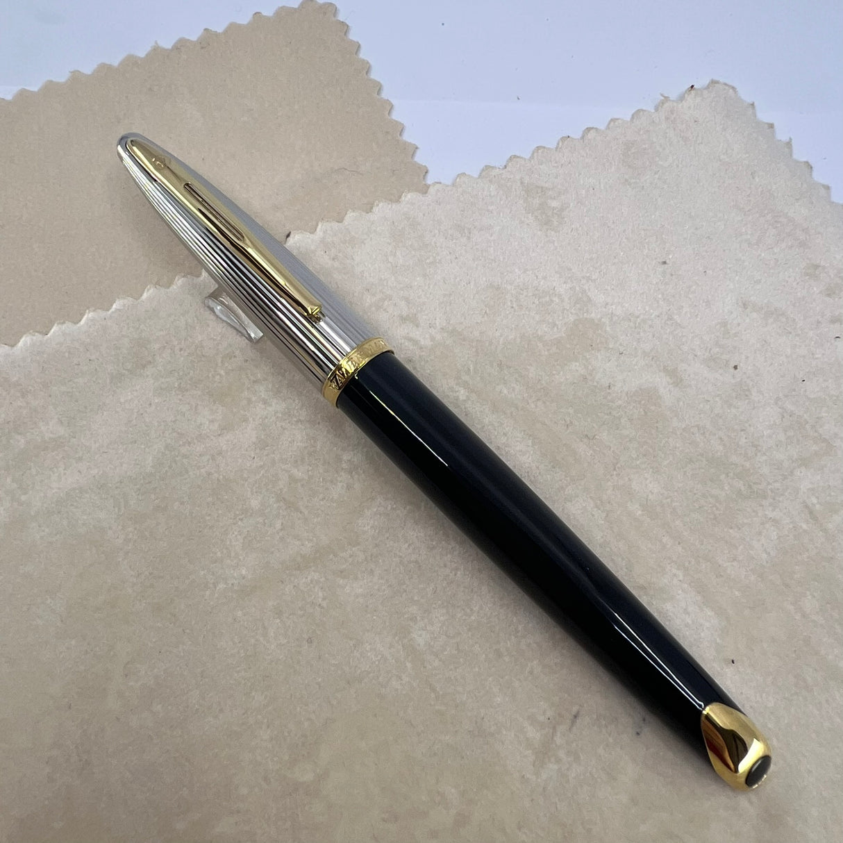 Waterman Carene Deluxe Black Barrel/Silver-Plated Cap Fountain  Pen  - Fine 18 Kt Gold Nib
