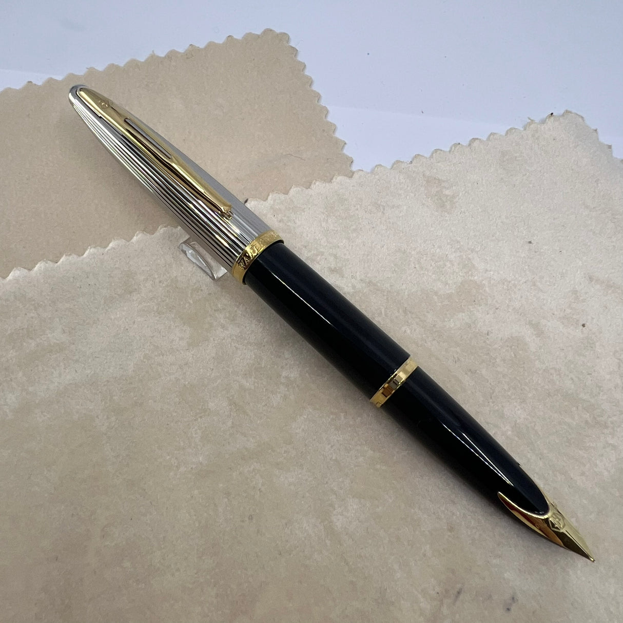 Waterman Carene Deluxe Black Barrel/Silver-Plated Cap Fountain  Pen  - Fine 18 Kt Gold Nib