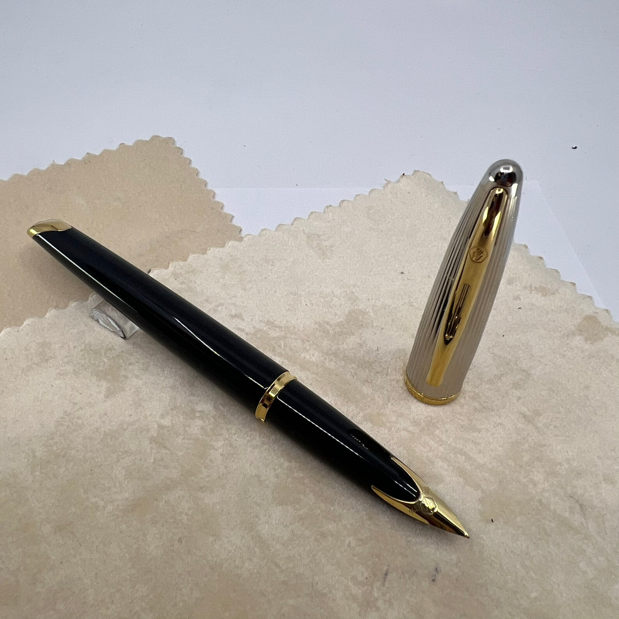 Waterman Carene Deluxe Black Barrel/Silver-Plated Cap Fountain  Pen  - Fine 18 Kt Gold Nib