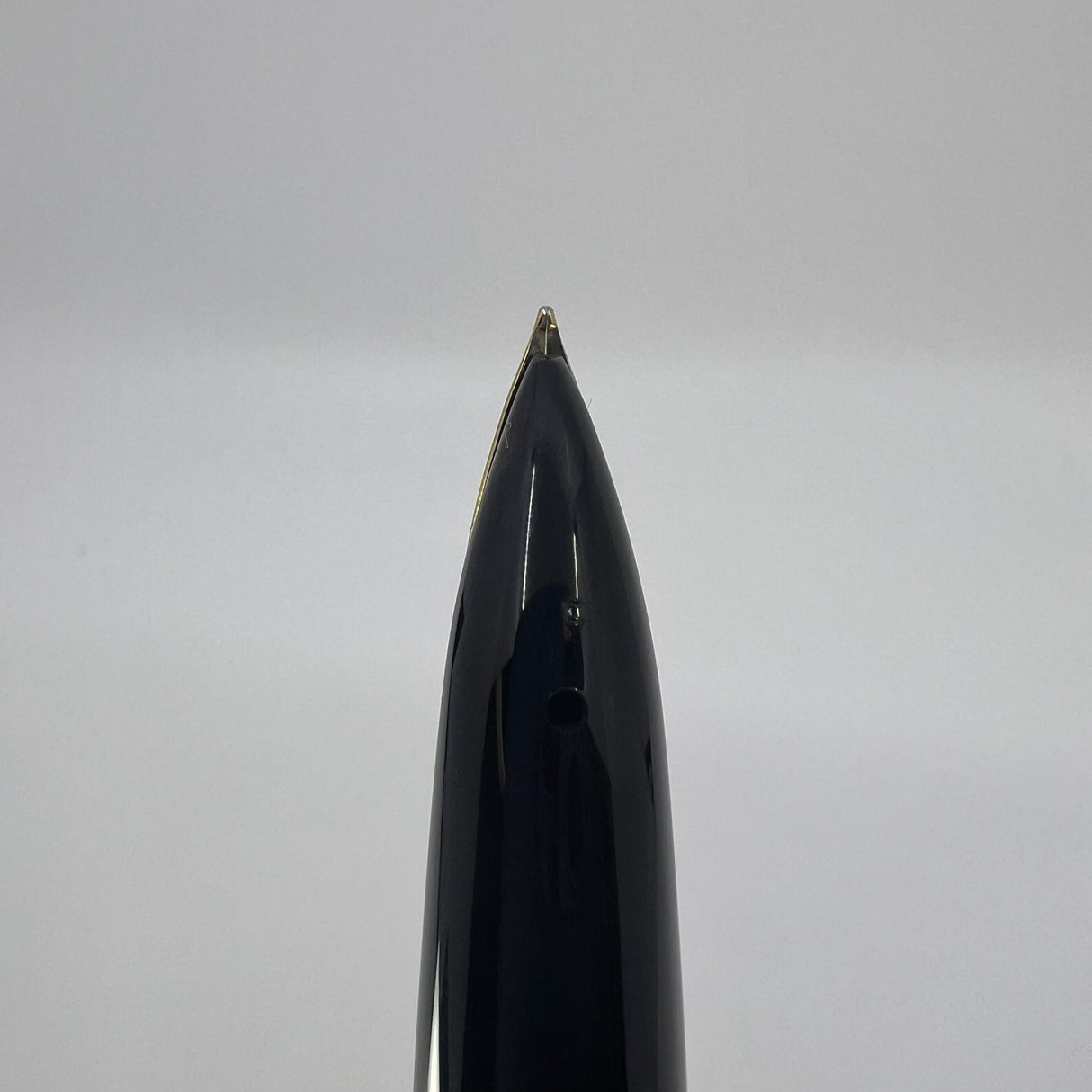 Waterman Carene Deluxe Black Barrel/Silver-Plated Cap Fountain  Pen  - Fine 18 Kt Gold Nib