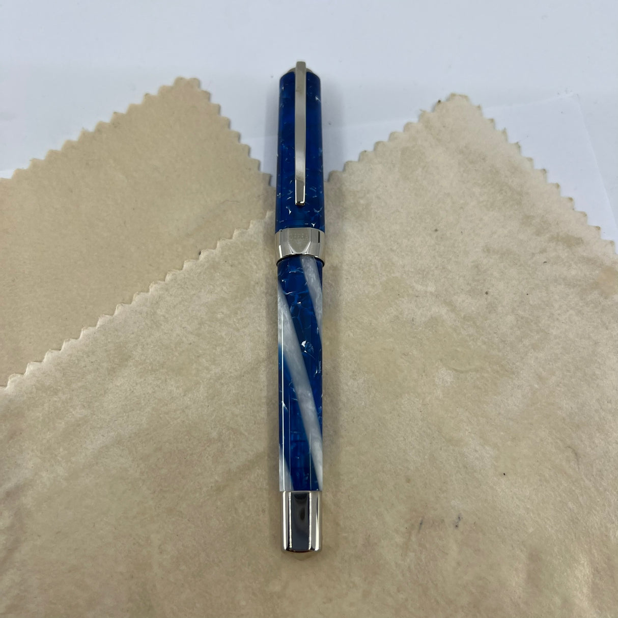 Visconti Opera Elements Speckled "Water" Blue/Lustrous White  Fountain Pen - Fine 14Kt Gold Nib