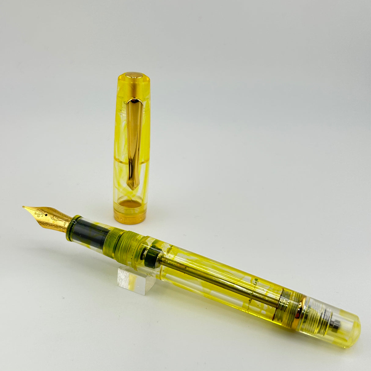 Narwhal Original Plus Yellow Citrine Demonstator - Fountain Pen