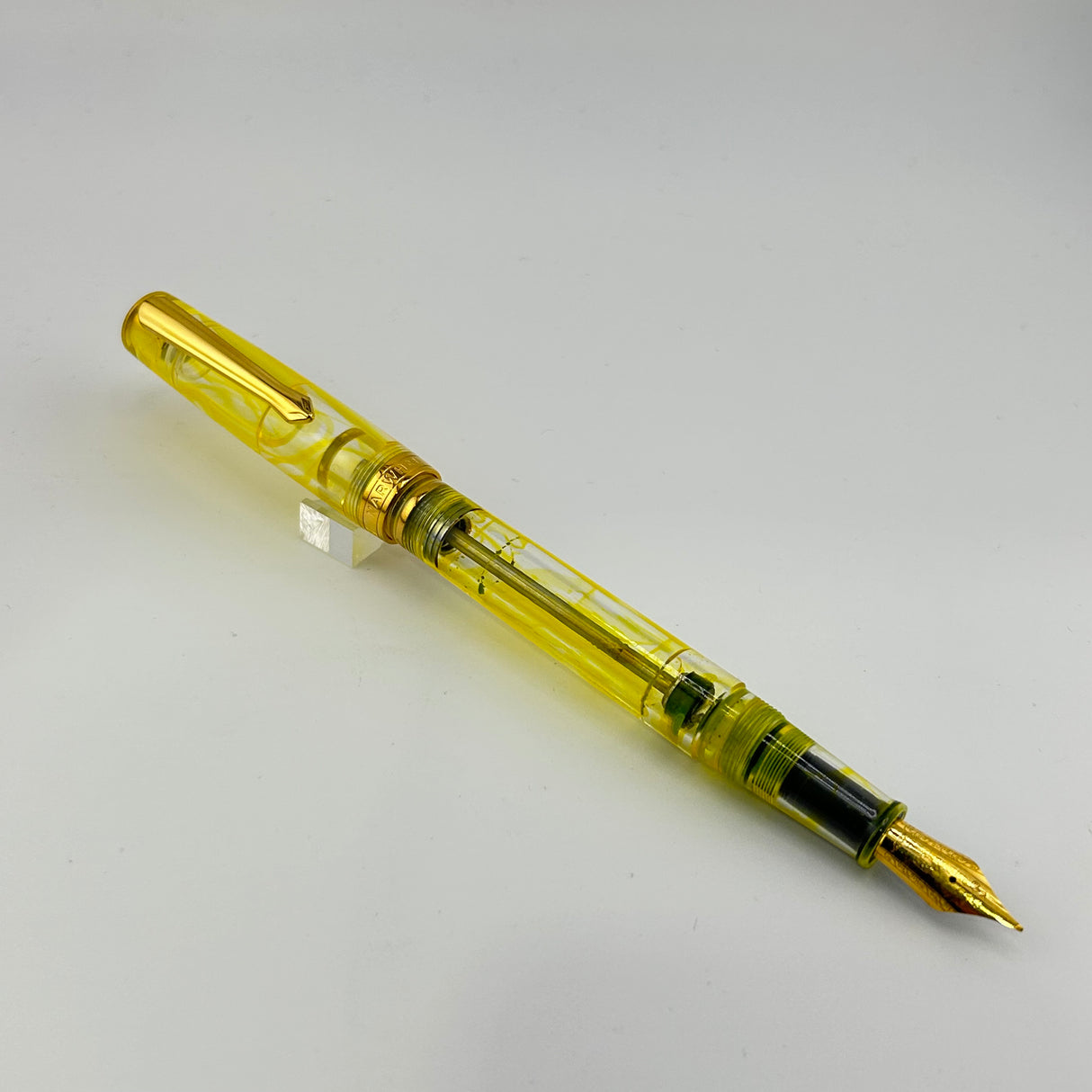 Narwhal Original Plus Yellow Citrine Demonstator - Fountain Pen
