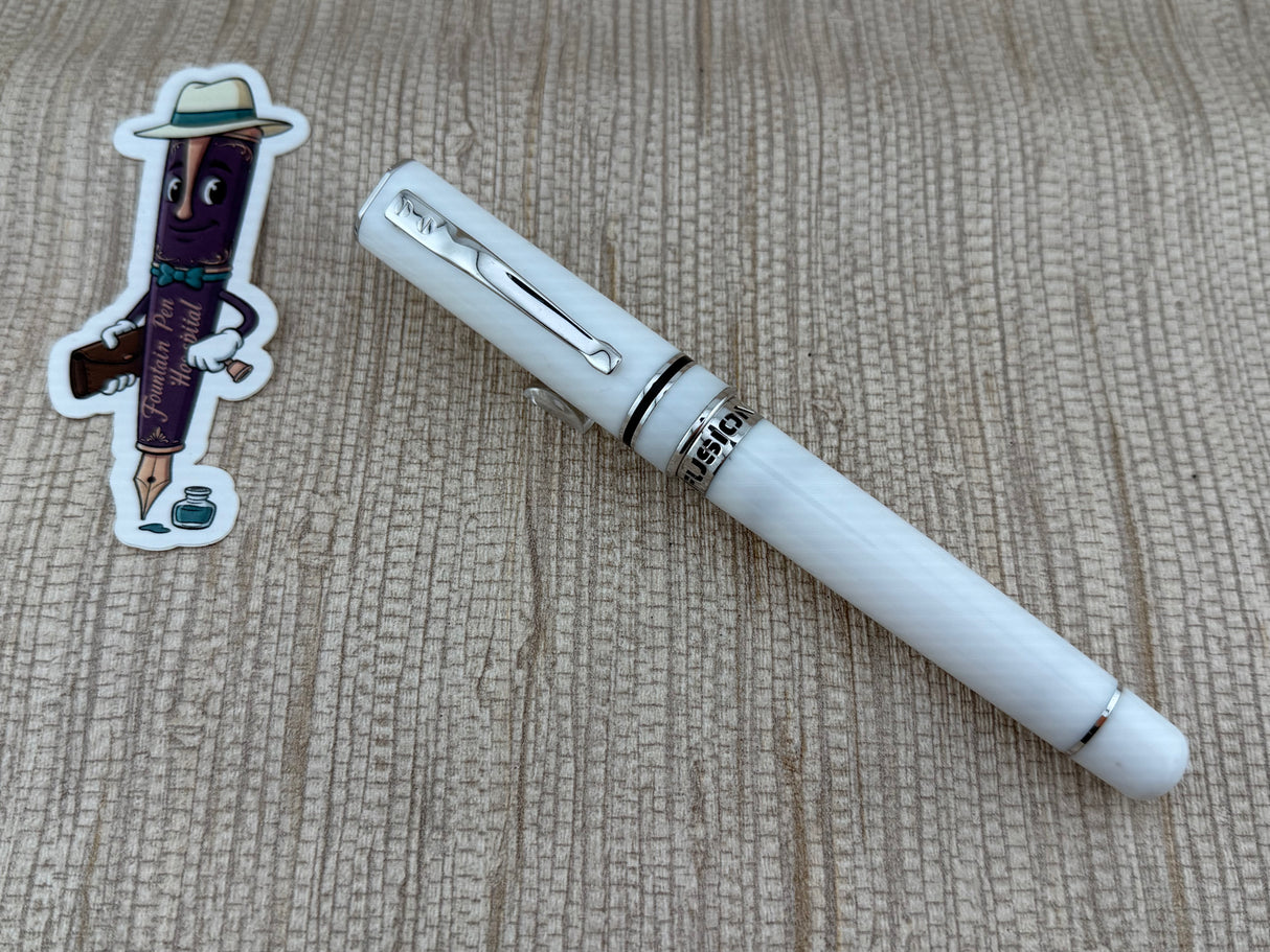 Delta Fusion White 18K Nib - Fountain Pen