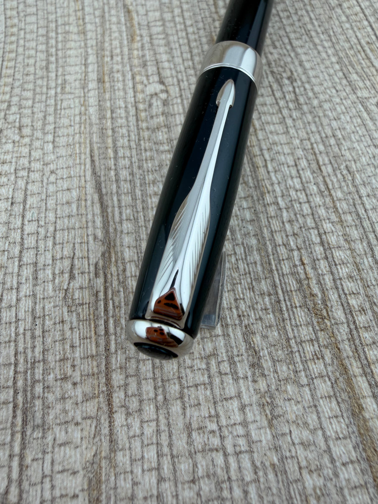 Parker Sonnet Black Lacquer Palladium Trim Gold 18K Nib - Fountain Pen
