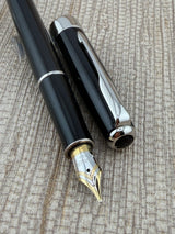 Parker Sonnet Black Lacquer Palladium Trim Gold 18K Nib - Fountain Pen