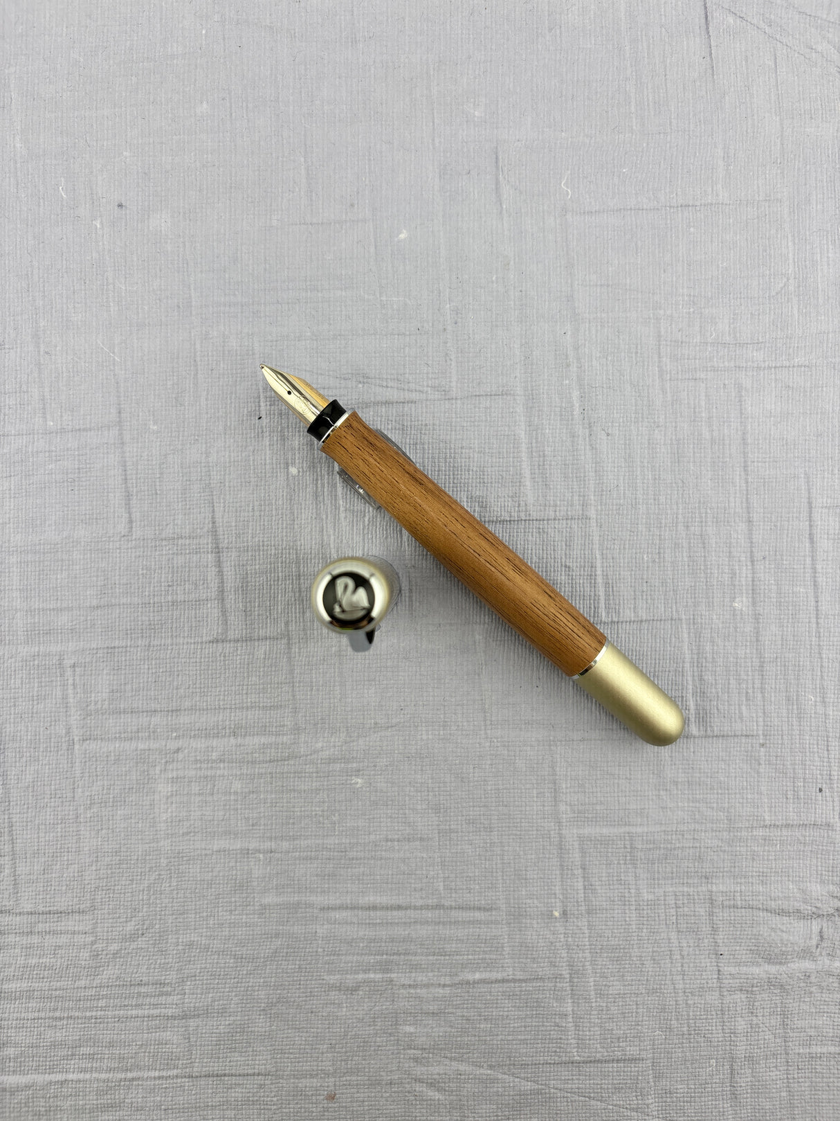 Pelikan Epoch P364 Walnut wood Barrel Champagne cap   - Fountain Pen