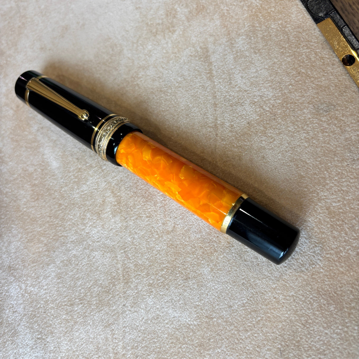 Delta Oversized Millennium  DolceVita 925 Gold Vermeil Trim Fountain Pen - 18kt Gold Nib