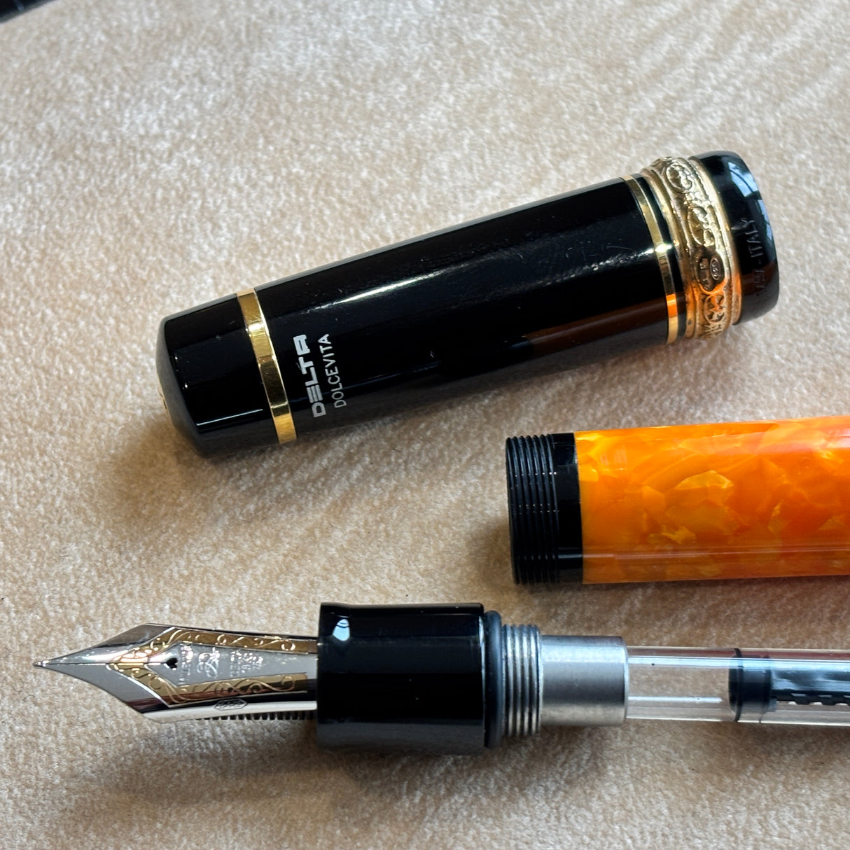 Delta Oversized Millennium  DolceVita 925 Gold Vermeil Trim Fountain Pen - 18kt Gold Nib