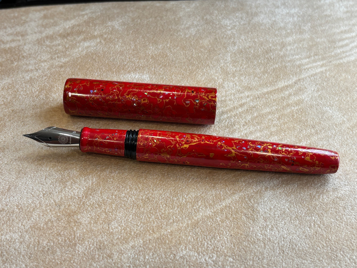 Wancher Sekai Saihi Urushi Aka-age Raden Fountain Pen