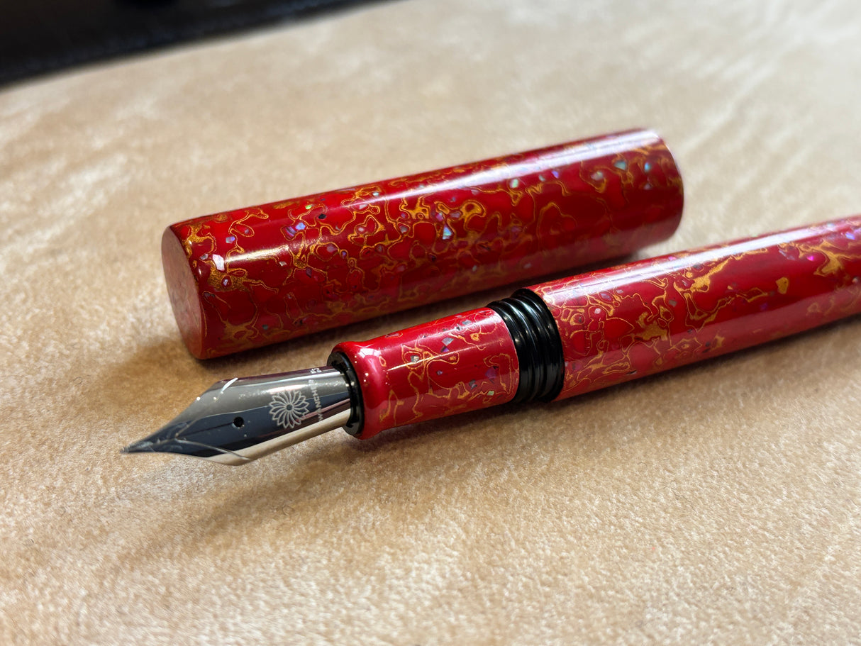 Wancher Sekai Saihi Urushi Aka-age Raden Fountain Pen