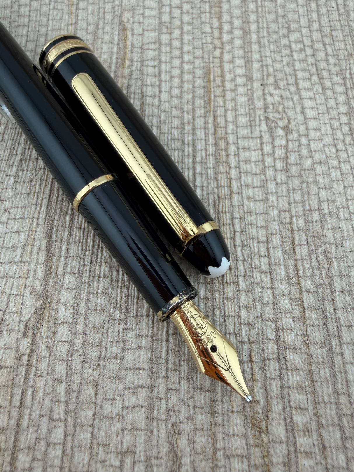 Montblanc 144 Meisterstuck Black Gold Trim Stub Nib! - Fountain Pen