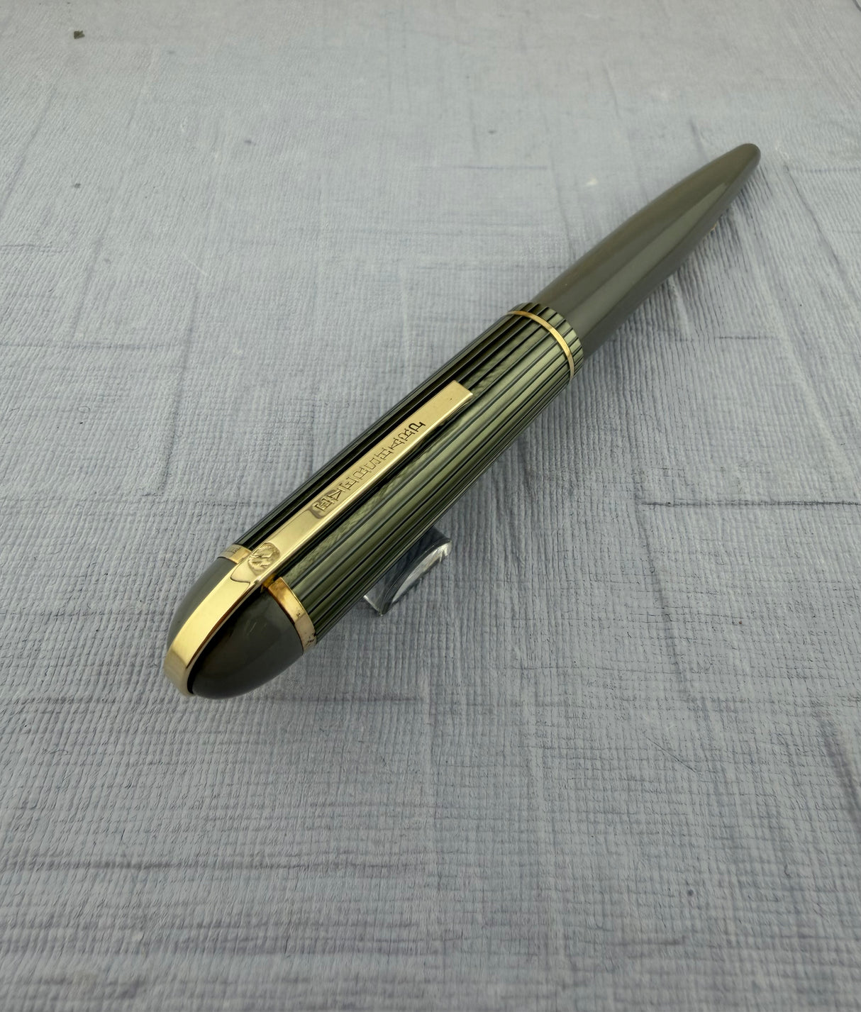 Eversharp Skyline Grey Striped Cap - Fountain Pen