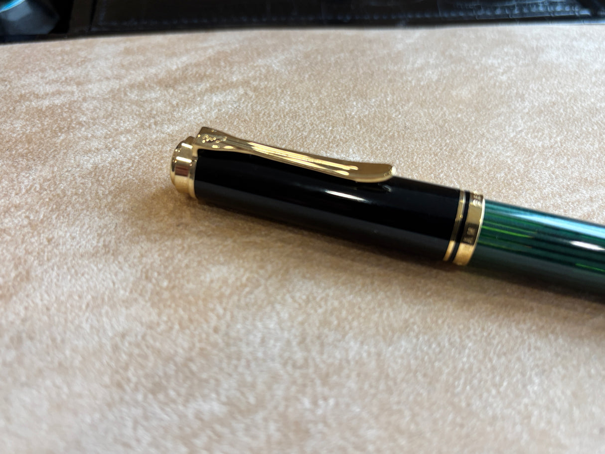 Pelikan M400 Green stripe Black cap Fountain Pen - Gold nib 14K Extra Fine