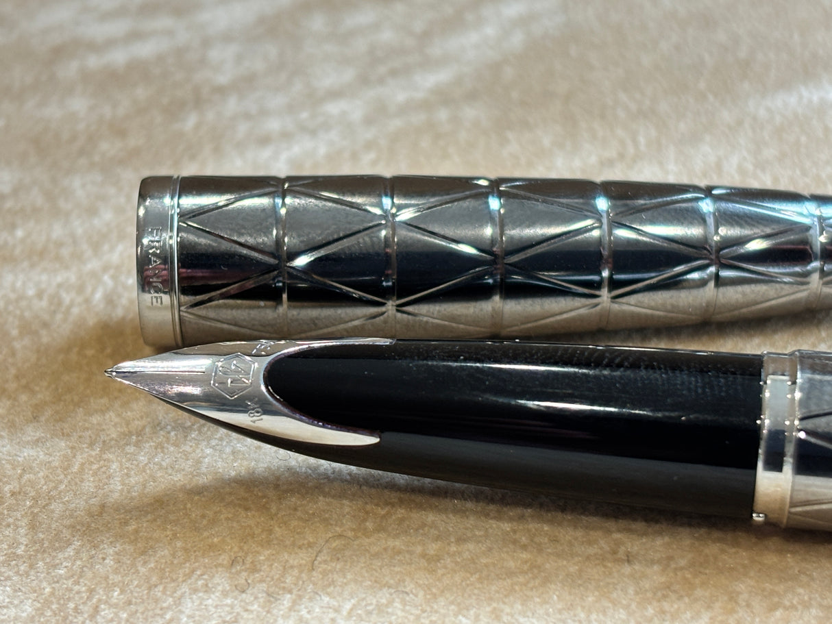 Waterman Carene Deluxe Contemporary Gunmetal with Silver Trim - Fountain Pen