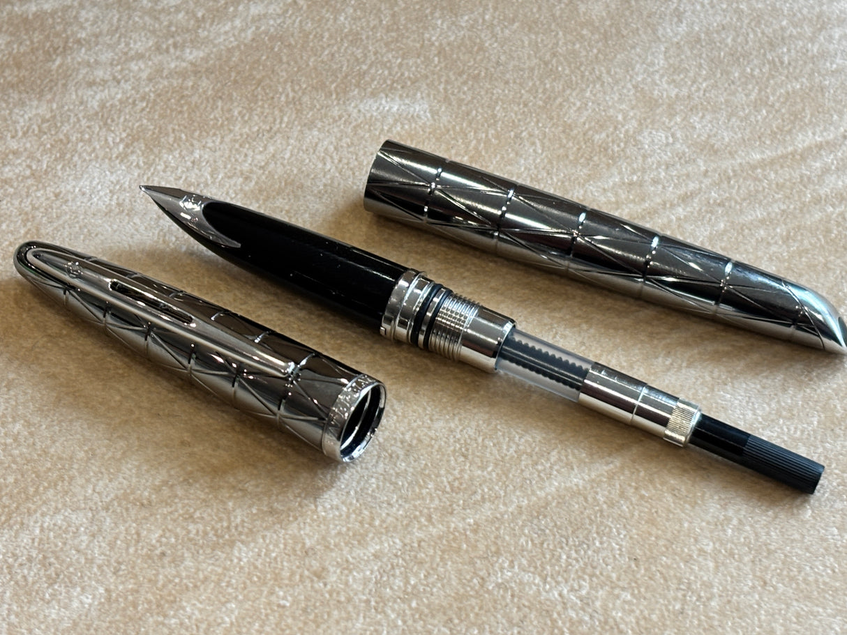 Waterman Carene Deluxe Contemporary Gunmetal with Silver Trim - Fountain Pen