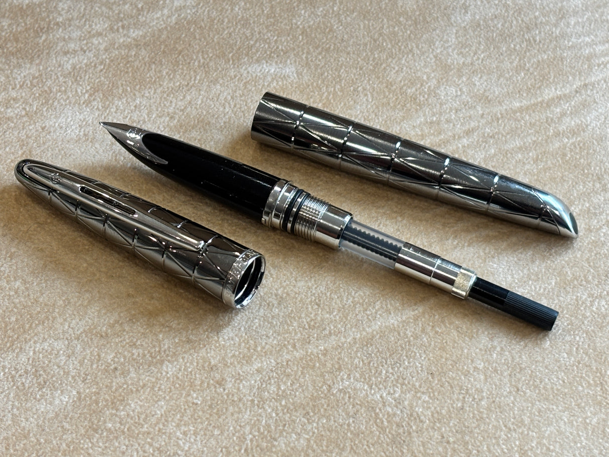 Waterman Carene Deluxe Contemporary Gunmetal with Silver Trim - Fountain Pen