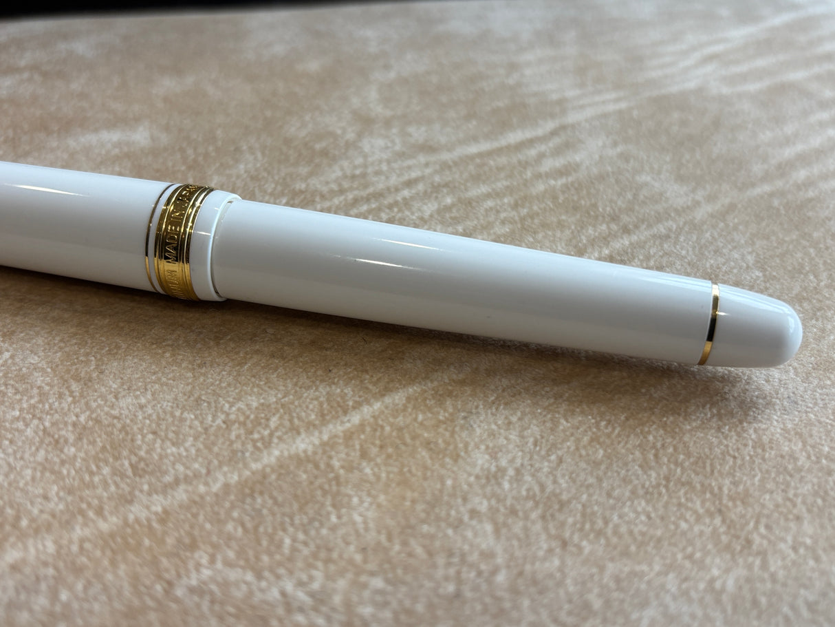 Platinum 3776 Century White Fountain Pen - Unusual Cursive Italic nib 14K