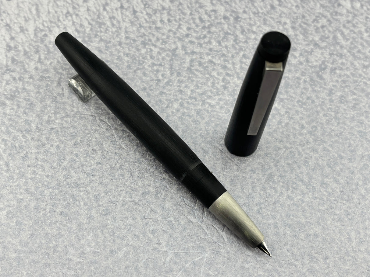Lamy 2000 Black Makrolon  Gold 14k Medium nib  - Fountain Pen