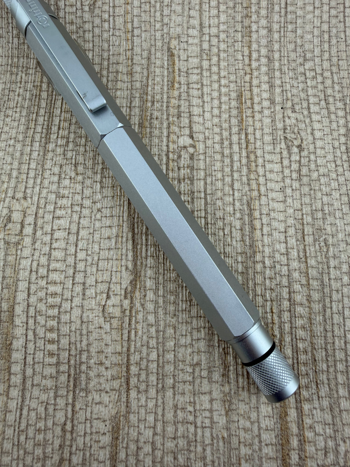Rotring 600 Silver With Red Lettering - Rollerball Pen
